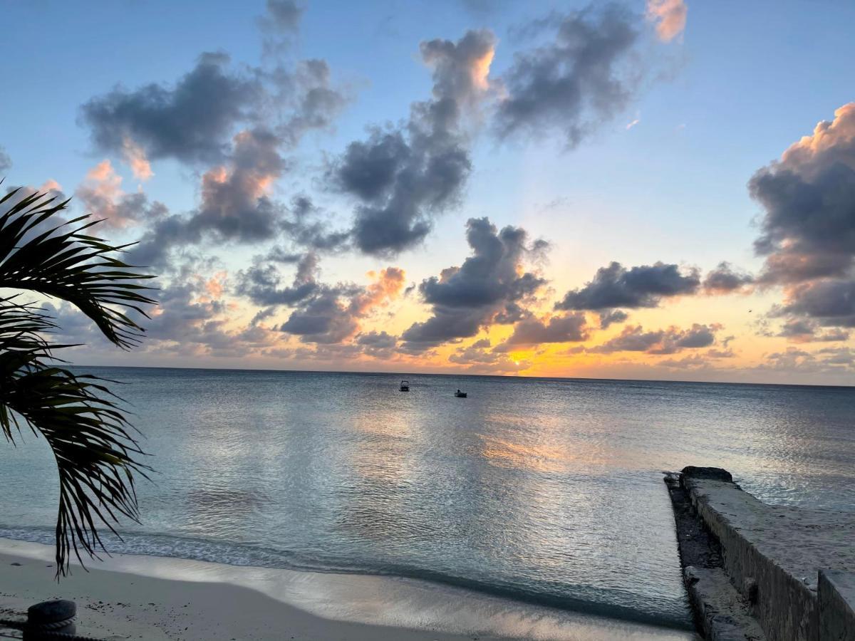 Osprey Beach Hotel Cockburn Town المظهر الخارجي الصورة