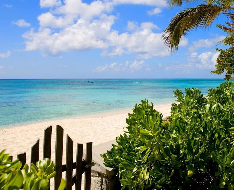 Osprey Beach Hotel Cockburn Town الغرفة الصورة